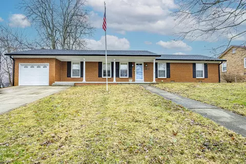 560 Skyview Dr, Paris, KY 40361