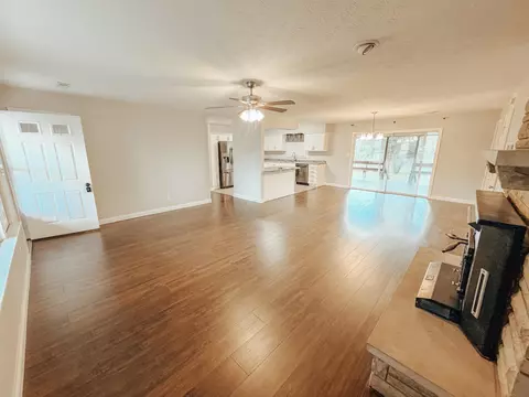 Living - 209 Hilltop Dr, Nancy, KY 42544 photo 3 of 3