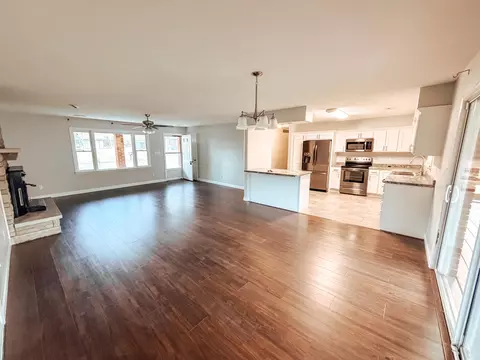 Living - 209 Hilltop Dr, Nancy, KY 42544 photo 2 of 3