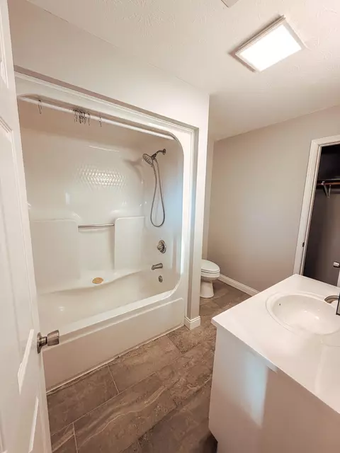 Bath - 209 Hilltop Dr, Nancy, KY 42544 photo 1 of 2