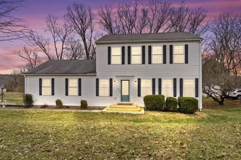 633 Pleasant Hill Dr, Harrodsburg, KY 40330