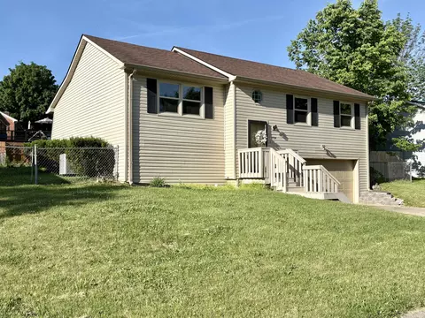 1704 Masters Ln, Lexington, KY 40515