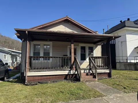 418 N Arnold Ave, Prestonsburg, KY 41653
