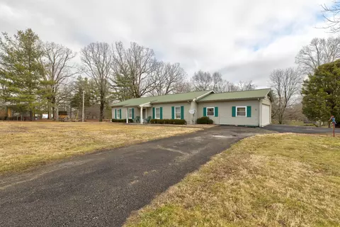 95 Len Dr, Clay City, KY 40312