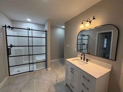Bath - 1086 Moore Hill Ave, Corbin, KY 40701 photo 1 of 1