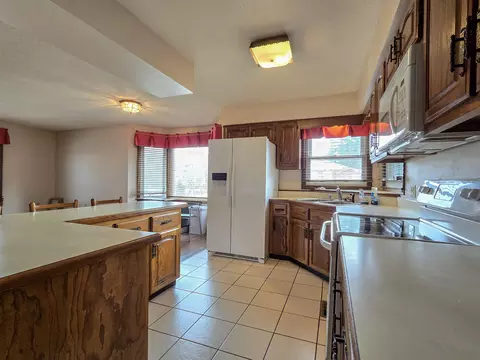 Kitchen - 553 Riverview Dr, Liberty, KY 42539 photo 1 of 3