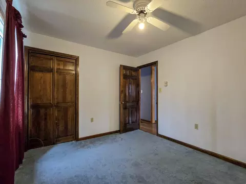 Bedroom - 553 Riverview Dr, Liberty, KY 42539 photo 2 of 6