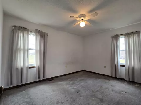 Bedroom - 553 Riverview Dr, Liberty, KY 42539 photo 3 of 6