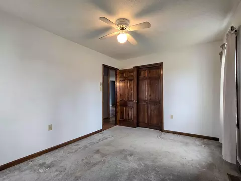 Bedroom - 553 Riverview Dr, Liberty, KY 42539 photo 4 of 6