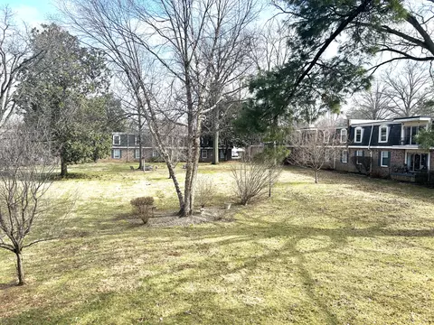 521 Zorn Ave, Louisville, KY 40206