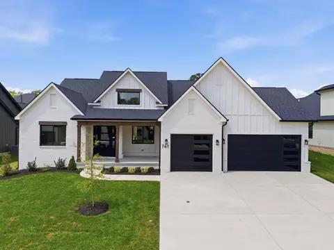 741 Azalea Ln, Versailles, KY 40383