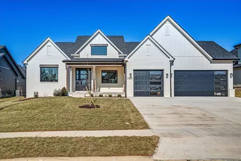 741 Azalea Ln, Versailles, KY 40383