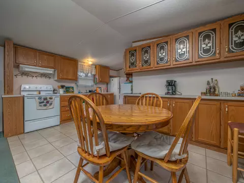 Dining - 60 Ridgeway Dr, Morehead, KY 40351 photo 1 of 3