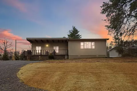 1704 Harbor Springs Rd, Jamestown, KY 42629