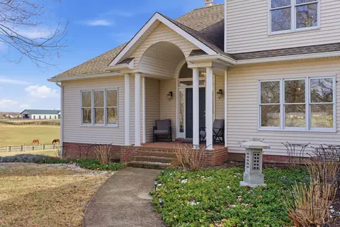 5770 Stewart Rd, Lexington, KY 40516
