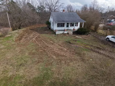 3326 Ky-52, Beattyville, KY 41311