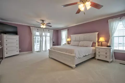 Bedroom - 28 Lakepointe Dr, Corbin, KY 40701 photo 1 of 4