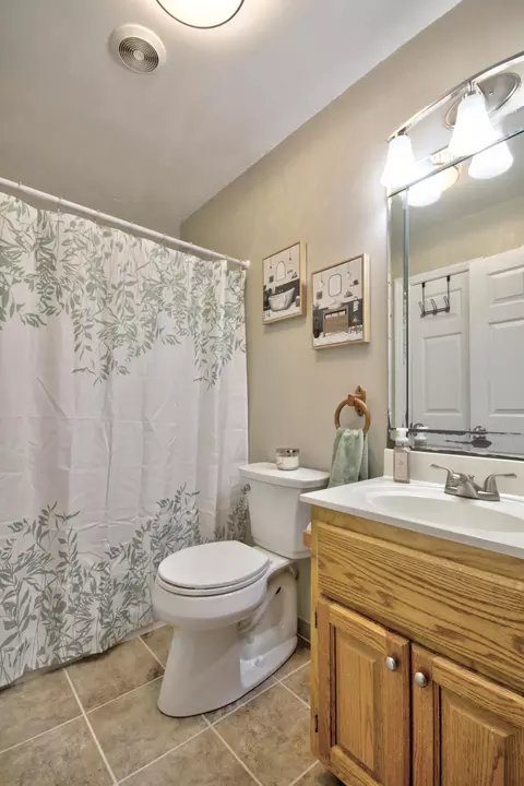 Bath - 28 Lakepointe Dr, Corbin, KY 40701 photo 2 of 2