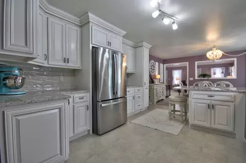 Kitchen - 28 Lakepointe Dr, Corbin, KY 40701 photo 5 of 6