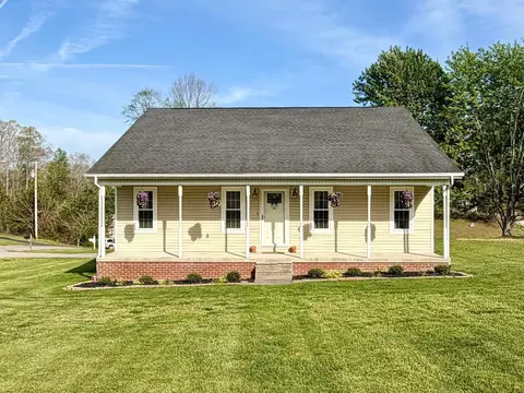 Exterior - 28 Lakepointe Dr, Corbin, KY 40701 photo 2 of 7