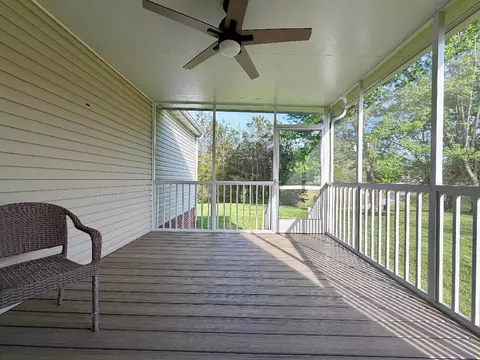 Exterior - 28 Lakepointe Dr, Corbin, KY 40701 photo 5 of 7
