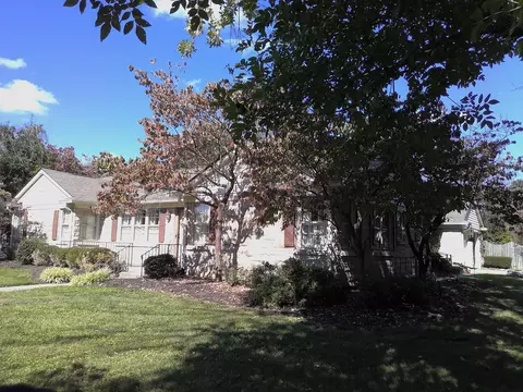 1237 Cooper Dr, Lexington, KY 40502