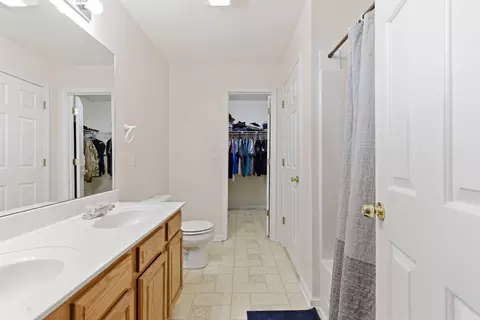 Bath - 360 Brandon Ct, Berea, KY 40403 photo 1 of 6