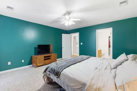 Bedroom - 360 Brandon Ct, Berea, KY 40403 photo 2 of 7