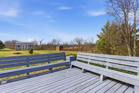 Exterior - 360 Brandon Ct, Berea, KY 40403 photo 4 of 11