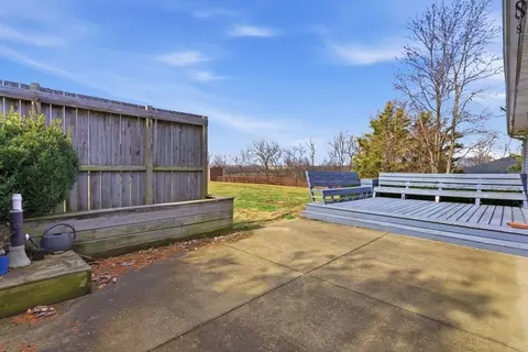Exterior - 360 Brandon Ct, Berea, KY 40403 photo 6 of 11