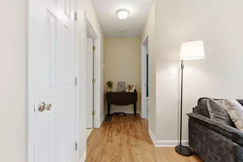 Entry Way - 360 Brandon Ct, Berea, KY 40403 photo 4 of 5