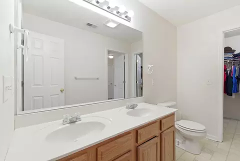 Bath - 360 Brandon Ct, Berea, KY 40403 photo 2 of 6