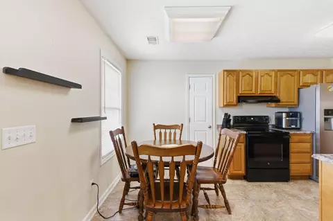 Dining - 360 Brandon Ct, Berea, KY 40403 photo 1 of 1