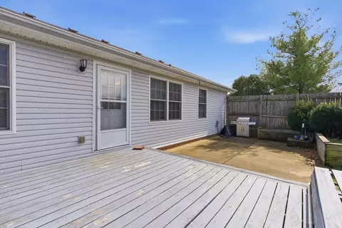 Exterior - 360 Brandon Ct, Berea, KY 40403 photo 3 of 11