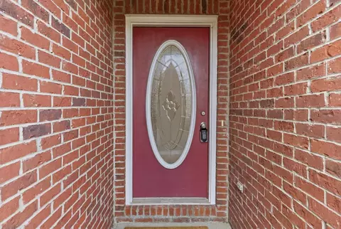Entry Way - 360 Brandon Ct, Berea, KY 40403 photo 1 of 5