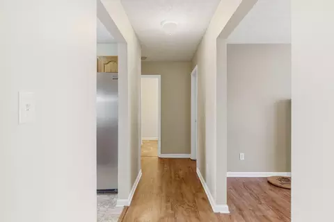 Entry Way - 360 Brandon Ct, Berea, KY 40403 photo 5 of 5