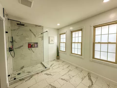 Bath - 17 Amber Dr, Corbin, KY 40701 photo 3 of 7
