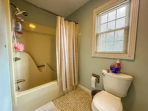 Bath - 17 Amber Dr, Corbin, KY 40701 photo 7 of 7