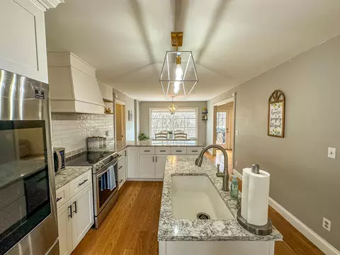 Kitchen - 17 Amber Dr, Corbin, KY 40701 photo 3 of 4