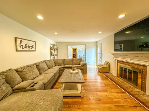 Living - 17 Amber Dr, Corbin, KY 40701 photo 1 of 4