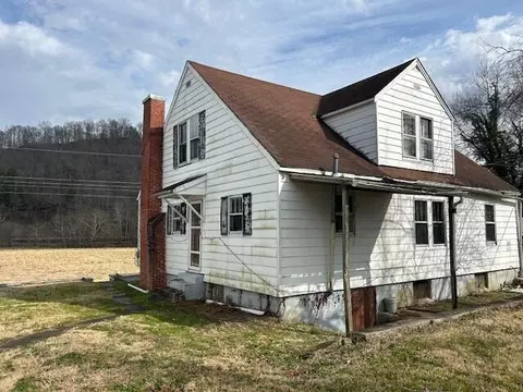 Exterior - 28 Fork Field Rd, Oneida, KY 40972 photo 5 of 5
