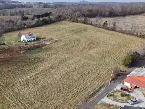 335 Johnathan Ln, Nancy, KY 42544 photo 2
