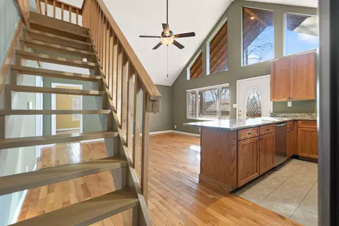 Entry Way - 65 Maple Dr, Burnside, KY 42519 photo 2 of 5
