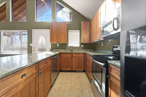 Kitchen - 65 Maple Dr, Burnside, KY 42519 photo 2 of 2
