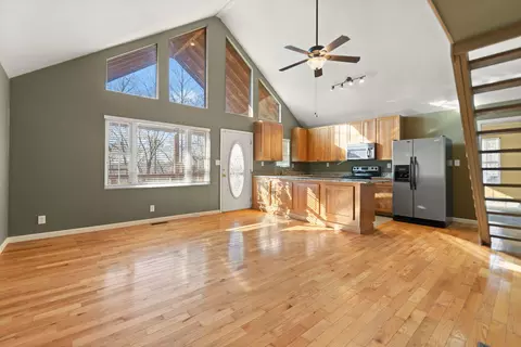 Living - 65 Maple Dr, Burnside, KY 42519 photo 2 of 6