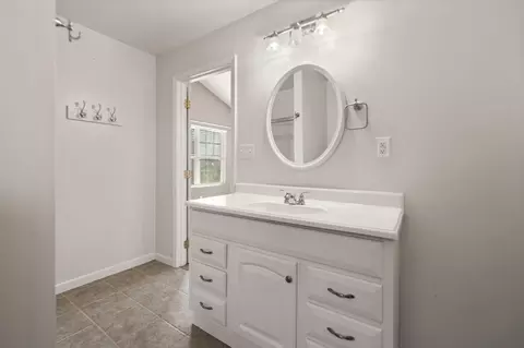Bath - 65 Maple Dr, Burnside, KY 42519 photo 2 of 4