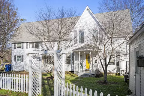 104 Center Ct, Berea, KY 40403