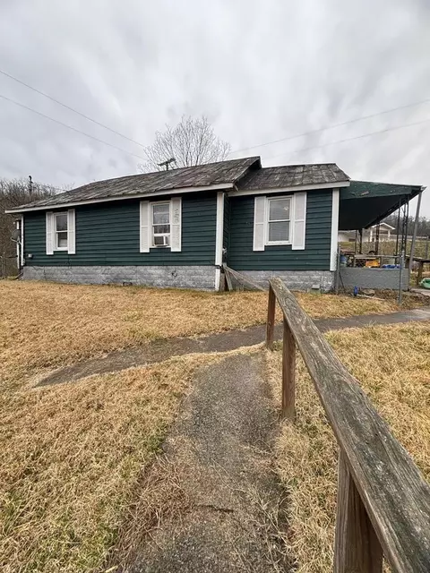 84 Railroad Station Rd, Hueysville, KY 41640
