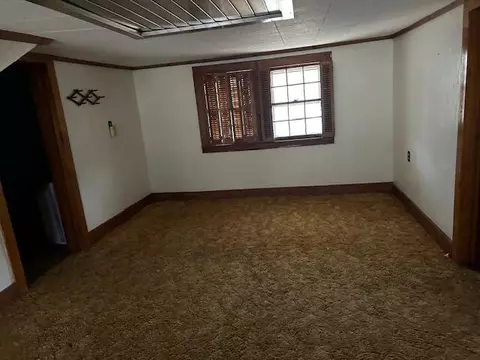 Living - 40 Fork Field Rd, Oneida, KY 40972 photo 6 of 6