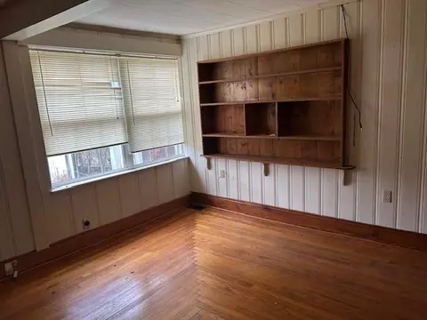 Living - 40 Fork Field Rd, Oneida, KY 40972 photo 5 of 6